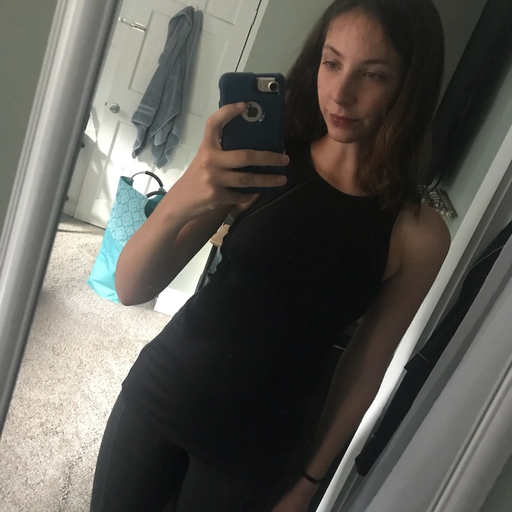 Old navy workout top. Size xsmall.